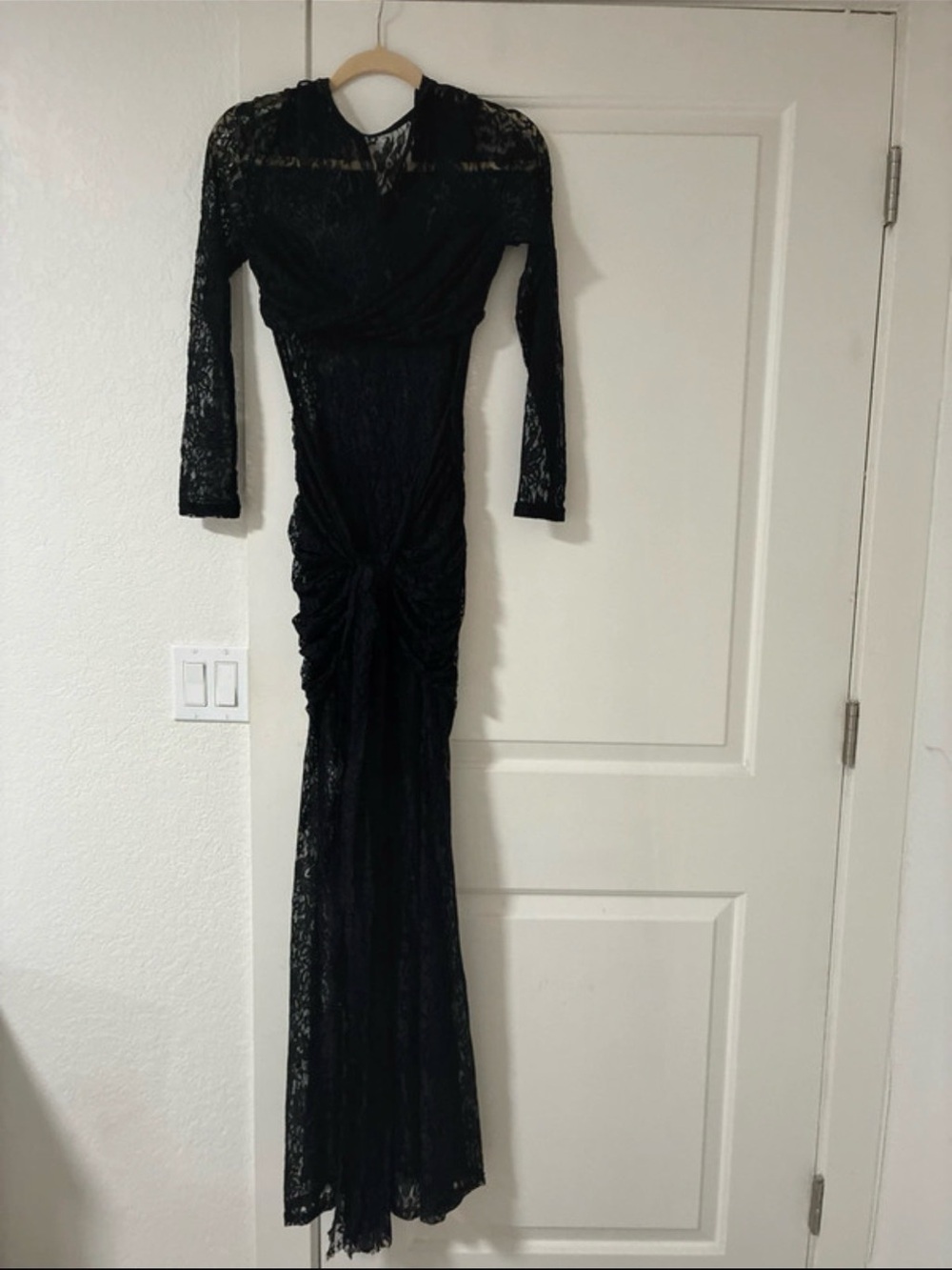 Source Unknown Black Lace Maxi Dress with Long Sleeves